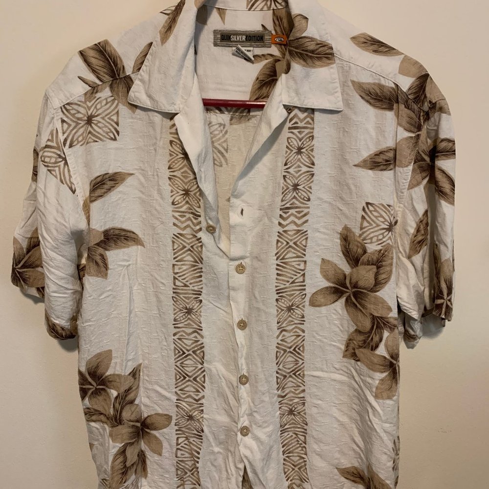 Quiksilver Men's Hawaiian Shirt Size floral